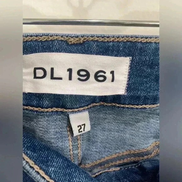 DL1961 Lara Instasculpt Crop Flare Jeans in Davidson Blue Size 27 - Picture 5 of 9